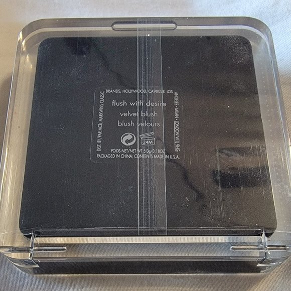 Calvin Klein Blush, flush with desire, velvet blush, Color: 107 skin - Picture 4 of 5